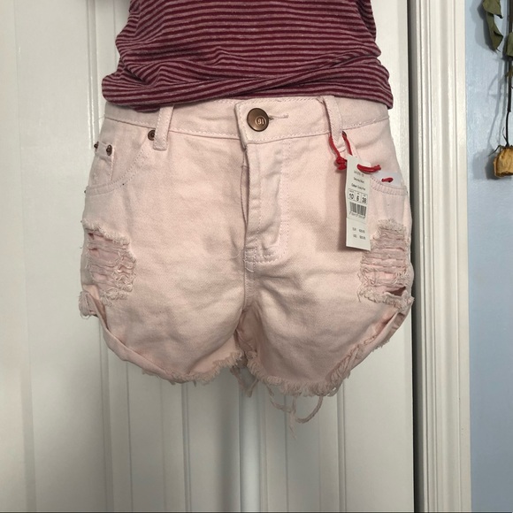 Shorts - Picture 2 of 4